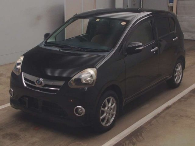 9090 Daihatsu Mira e s LA300S 2012 г. (TAA Kantou)